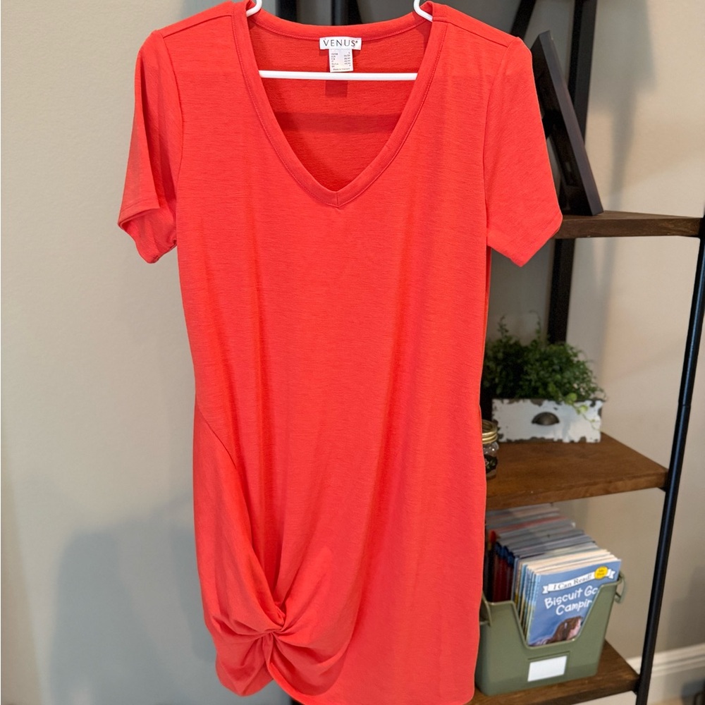 VENUS Bright Coral Knot Front Tee